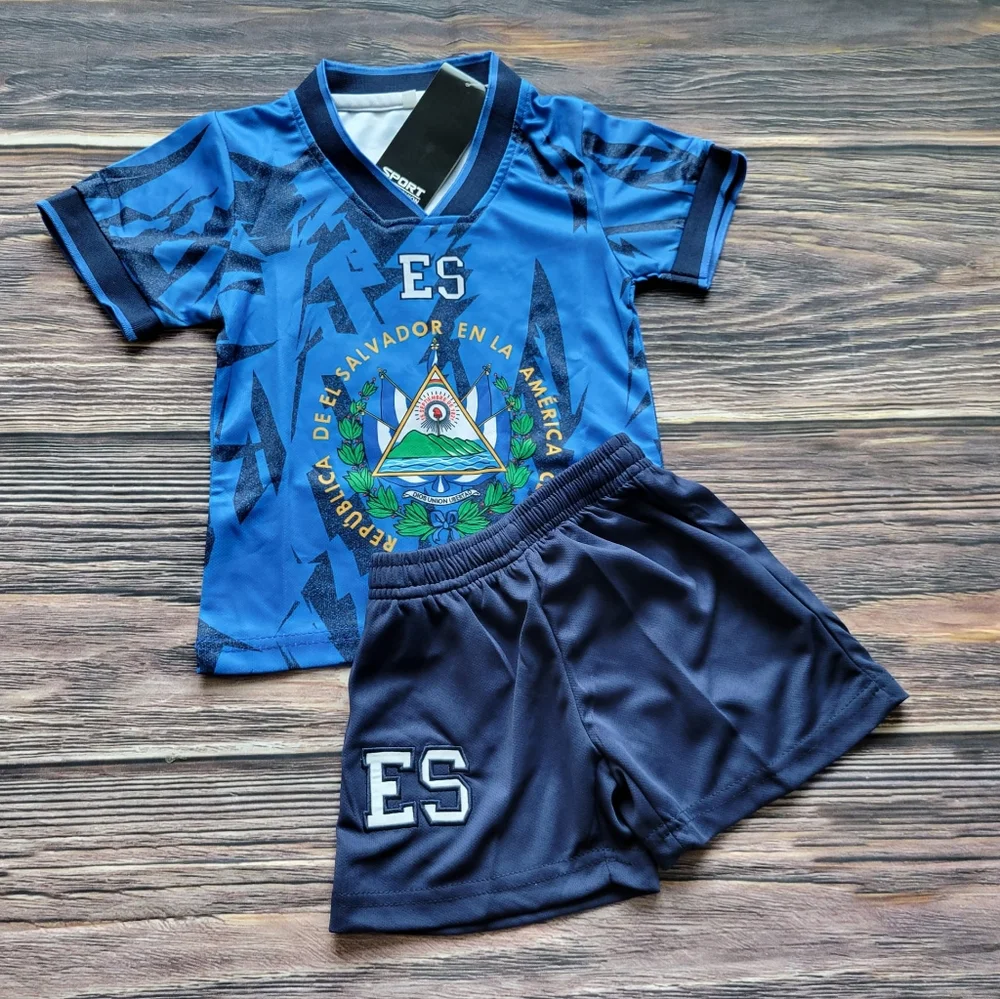 El Salvador kid's soccer Jersey and shorts futbol - Picture 1 of 3
